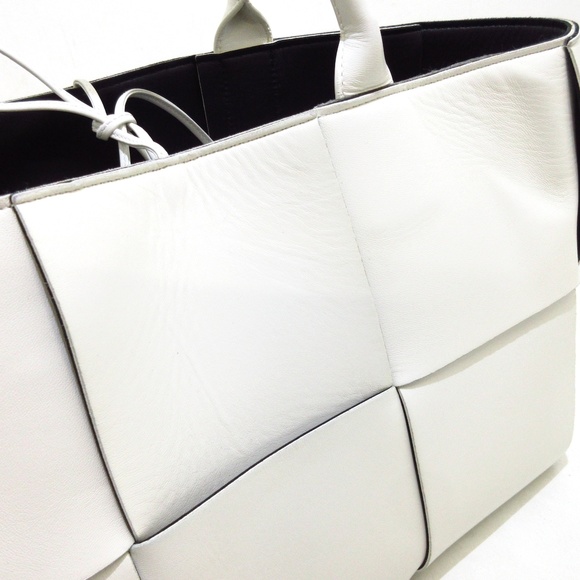 BOTTEGA VENETA Arco Tote - Picture 10 of 12